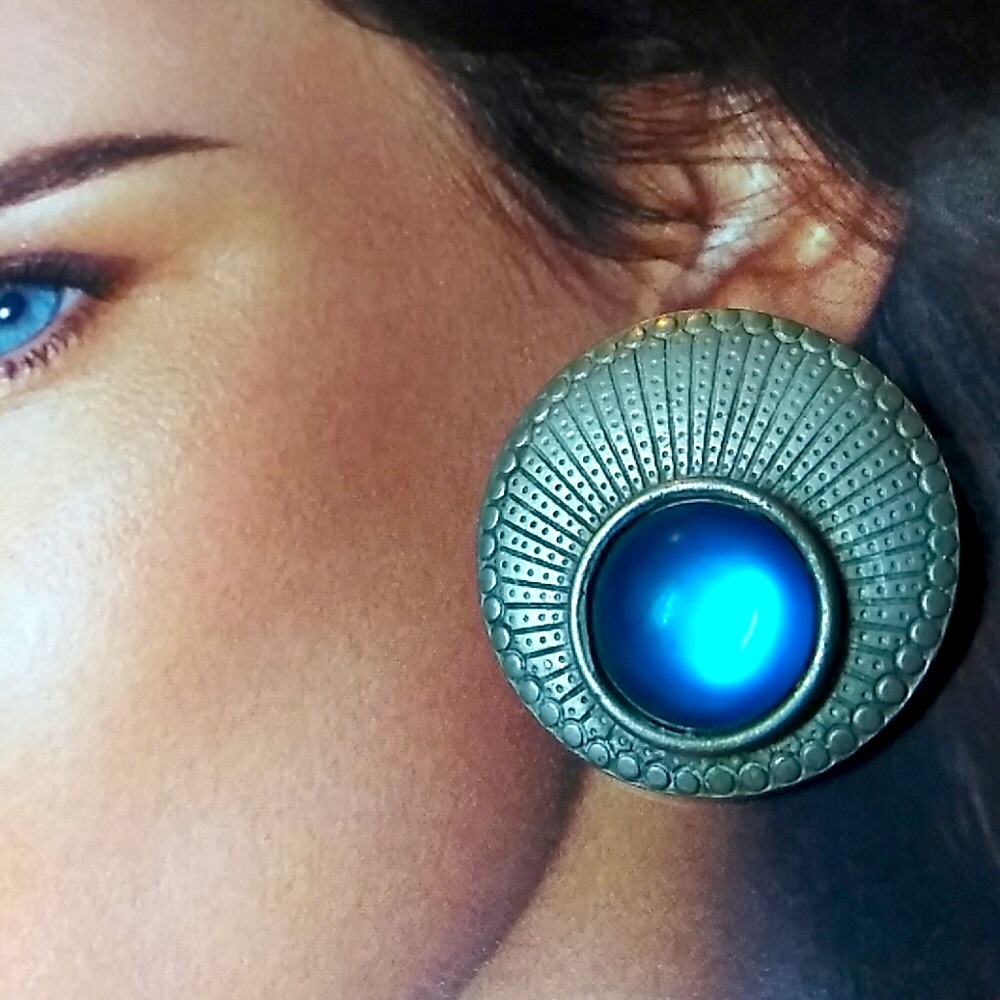 Vintage Teal CLIP Earrings - Picture 5 of 5